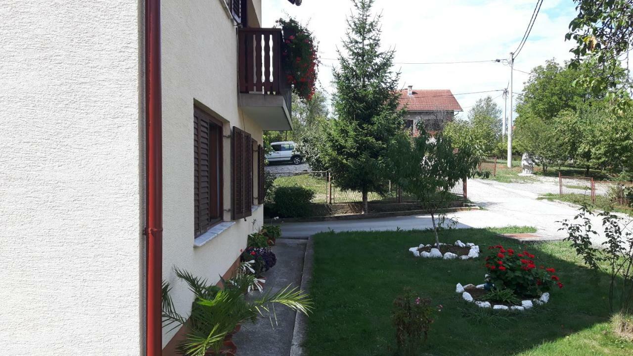 Apartman Petra & Tena สลูน ภายนอก รูปภาพ